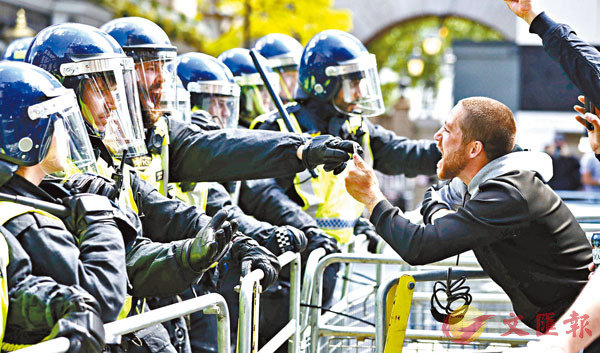 倫敦衝突23同袍傷 警促禁示威防疫