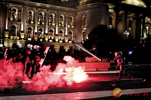 �� ������ܼw���ܫª̦Vĵ����Y�j�������A�{���@���V�áC ���z��