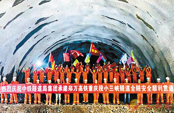 GUKpTlGDQueqCϬeq{C WϤ