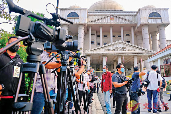 �� �j��ǴC�b�k�|���~���Ե��G�C �^�ժ�