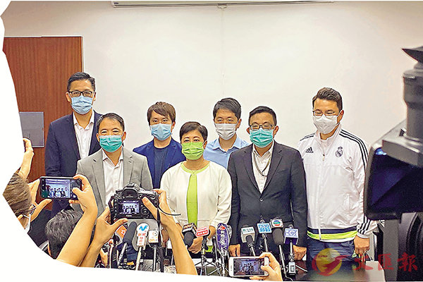 ���󪣬��]�d���P�_���J�u�믫�����v�C �]�p�Ϥ�