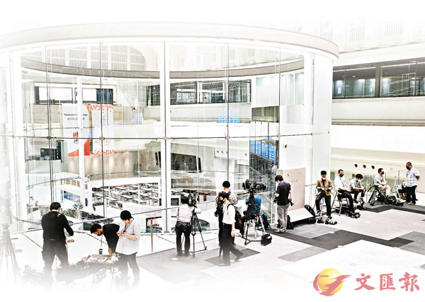 ���j��C��E���b���B������ҡC �^�ժ�