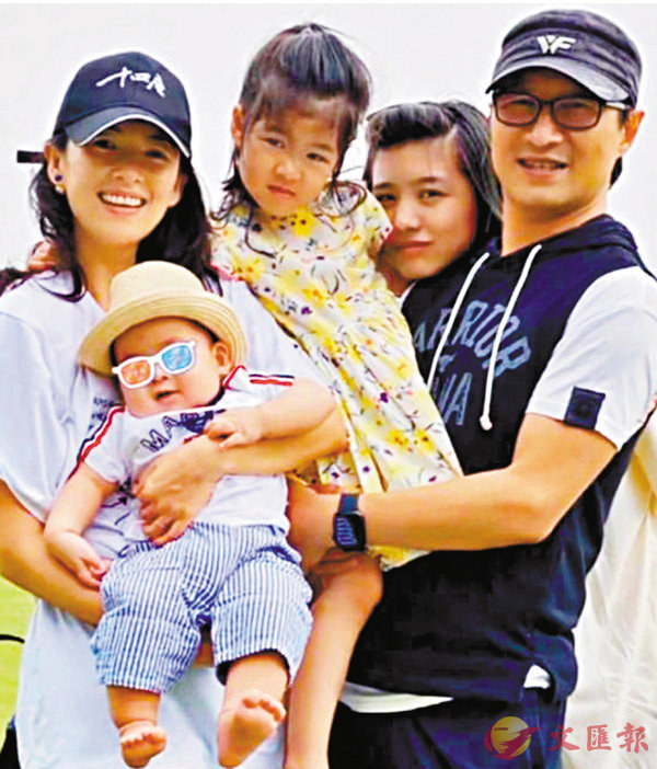 �� ���l�ɤW���F�@�a���f���X�ӡC