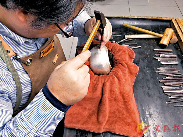 ��������ݸg�h���u�ǡC�����׳�����ǯu