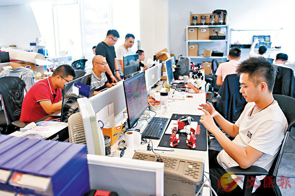 ���i�ةv���ܡA�j�W�ϵo�i�|�����䴣�ѫK�Q�ѻP�����x�C�Ϭ��`�`�e���ڤu�����줽�ǡC ��ƹϤ�