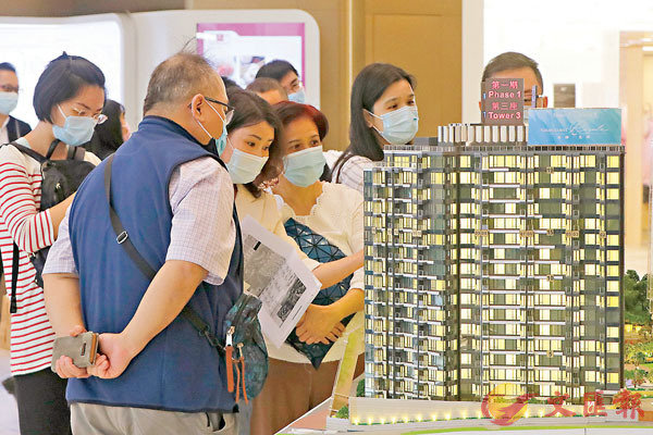 �����֤H�b������U�먭�a���N�z�A�[�@�椺�u���h���֡v�����C�����׳��O��  ��