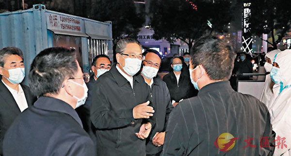 ��11��10��A�w���٩e�ѰO���A�y�Ĥ@�ɶ������Ӭٿo�W���A��a�լ�̱������u�@�A�F�������T���B���Ϩ����B�w�̱Ϫv�����p�C ���W�Ϥ�