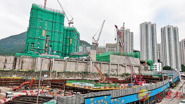 ���s�P����۷N�V����5���A���˧|���w�X�@�N4,450����i�}�]�A�۷N�V�Ѧb�����ۼйL�{�C ��ƹϤ�