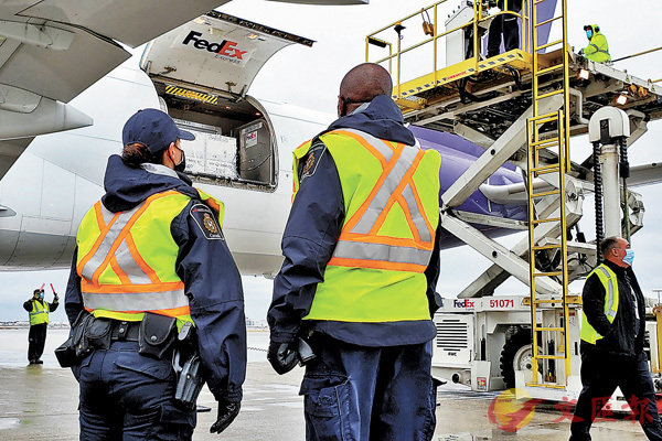 �� �[���j����s�a�̭]��F��A�u�@�H���w�ƨ��f�C���z��