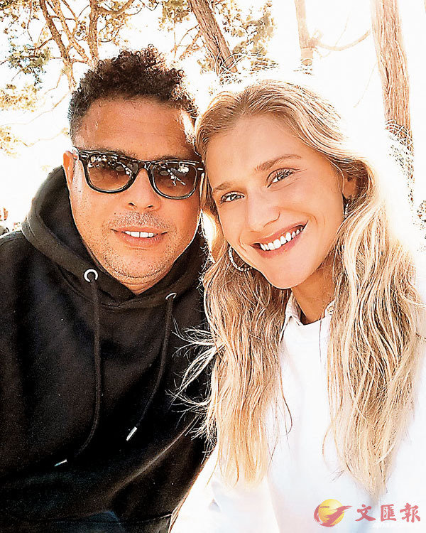 ���Ԯ��שM�I���R���X�ӡC���W�Ϥ�