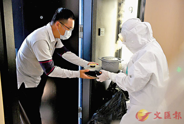 �����a�Ȥ���J�Ҫ��̭]���ت̧K���˴��M�j�������I�C�Ϭ��u�@�H���������j���̰e���C ��ƹϤ�