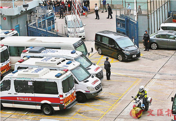 ��ĵ���e8�W����k�Ǫ������A�ѤT���Ǧ�B�զ�ζ¦�C�H���զ��A�æ���ĵ�q�樮�e��ʹ�C�����׳��O�� ��