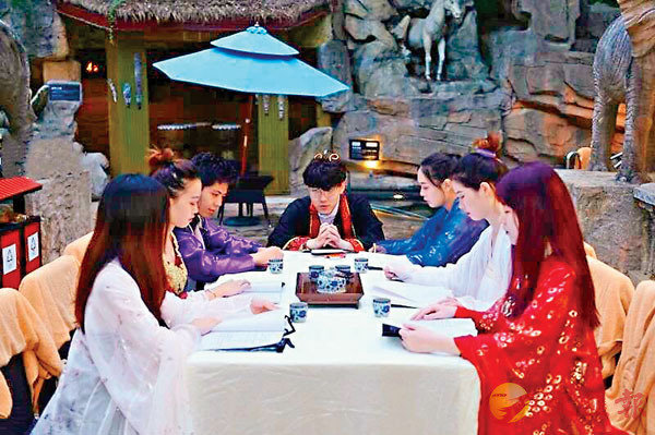 ���@�����C���]�ĤJ���ϡA�Φ��P�ȹC�~���p�ʡC�ϡG���f�[�i��ȹC�װ���