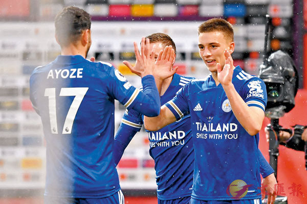 ������19���s�P�Ұ�����h(�k)��J�ӤH���ӭ^�W�u�h���v�C  �k�s��