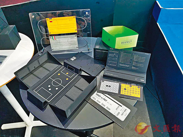 �����q��Box Set