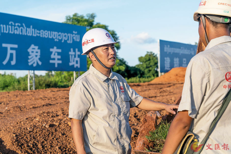 ���Ӱȳ��ƾ���ܡA�e4�Ӥ�A�����~�ӥ]�u�{�sñ�X�P�B�b5,000�U�����H�W������242�ӡA���W�~�P���W�[12�ӡC�Ϭ��h�~���K�G�������K�����ئb�Ѿ⭺���U�H�I�u�C��ƹϤ�