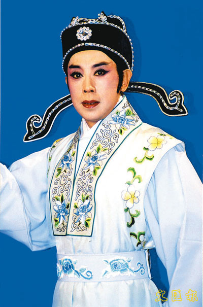 [2004-07-20] 粤制作「粤剧粤曲大观」十辑 陈小汉专辑月底现荧幕