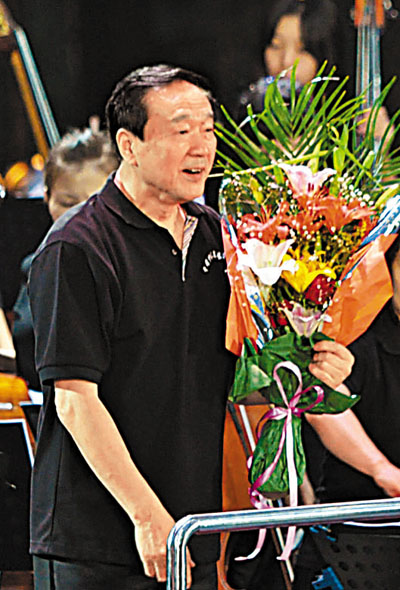 杰出指挥家胡炳旭