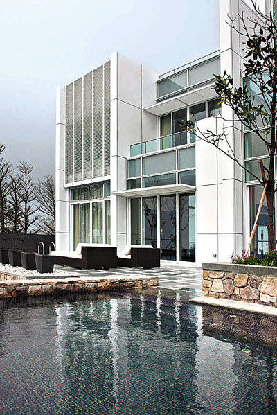 朱慧恒12亿扫山顶南区洋房 - 香港文汇报